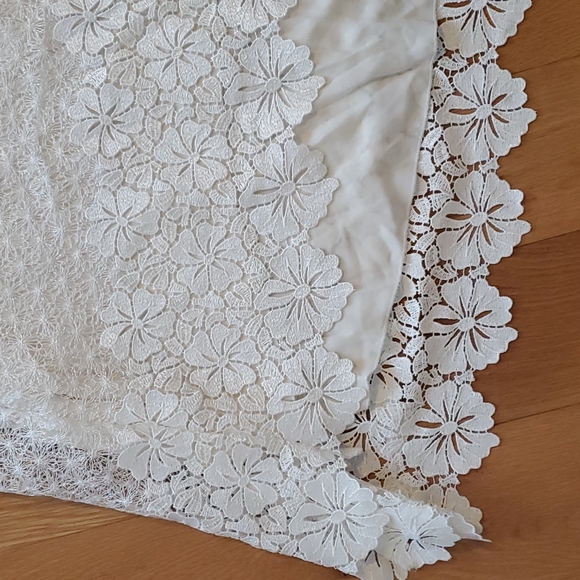 Alice and Olivia Cross Back Matching Lace Set - Picture 9 of 12